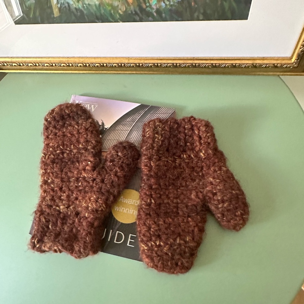 Handmade | knitted mittens